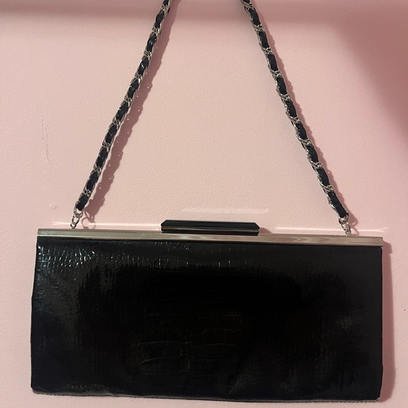 Jeanne Lottie -  Black Clutch with Chain Strap and Minimalist Design - Picture 1 of 4